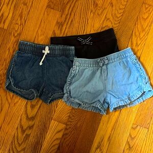 Bundle of 3 pairs soft 3T shorts Carters/ Cat & Jack